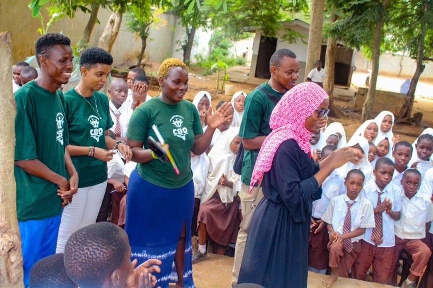 CboVisionary's tweet photo. Visionary Community Leaders our key Principal pillar is to ensure we remain steadfast in not only empowering the African Youth esp. The Girl Child but also to amplifying magnitudanalog opportunities that feathers out inclusion and acquaintance!
#visionarycbo https://t.co/lZJ0LgpsHh