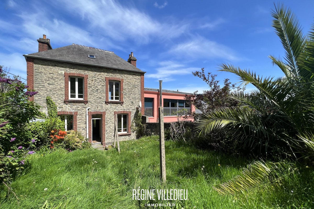 𝗕𝗶𝗲𝗻𝘃𝗲𝗻𝘂𝗲 𝗮̀ #𝗖𝗛𝗘𝗥𝗕𝗢𝗨𝗥𝗚 🏡  Située à proximité du centre ville proche des écoles et commerces.  🌳 🛌 3 chambres, 🛁 1 salle de bain. ☀️ Joli jardin bien exposé. Possibilité de stationnement. 𝗟'𝗮𝗻𝗻𝗼𝗻𝗰𝗲 𝗰𝗼𝗺𝗽𝗹𝗲̀𝘁𝗲 👉🏻 bit.ly/3O94aoS