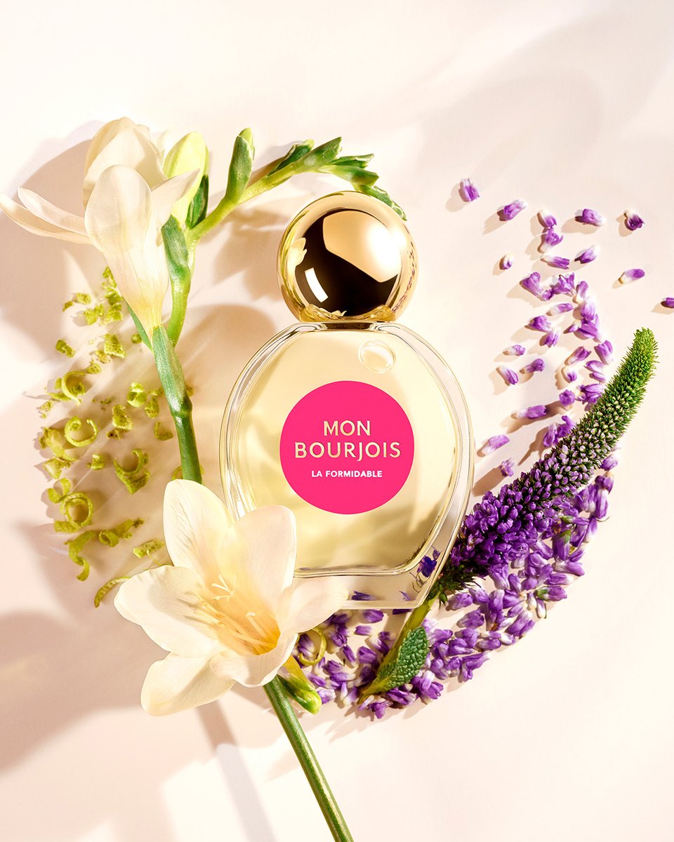 BourjoisParis's tweet photo. Envie de fleurs ? 💐 Craquez pour l'eau de parfum La Formidable ! 🌼 Un parfum audacieux, mystérieux et raffiné qui fera chavirer les coeurs 🌺   #Bourjois #BourjoisParis #MonBourjois #LaFormidable https://t.co/kIncvt3S5p