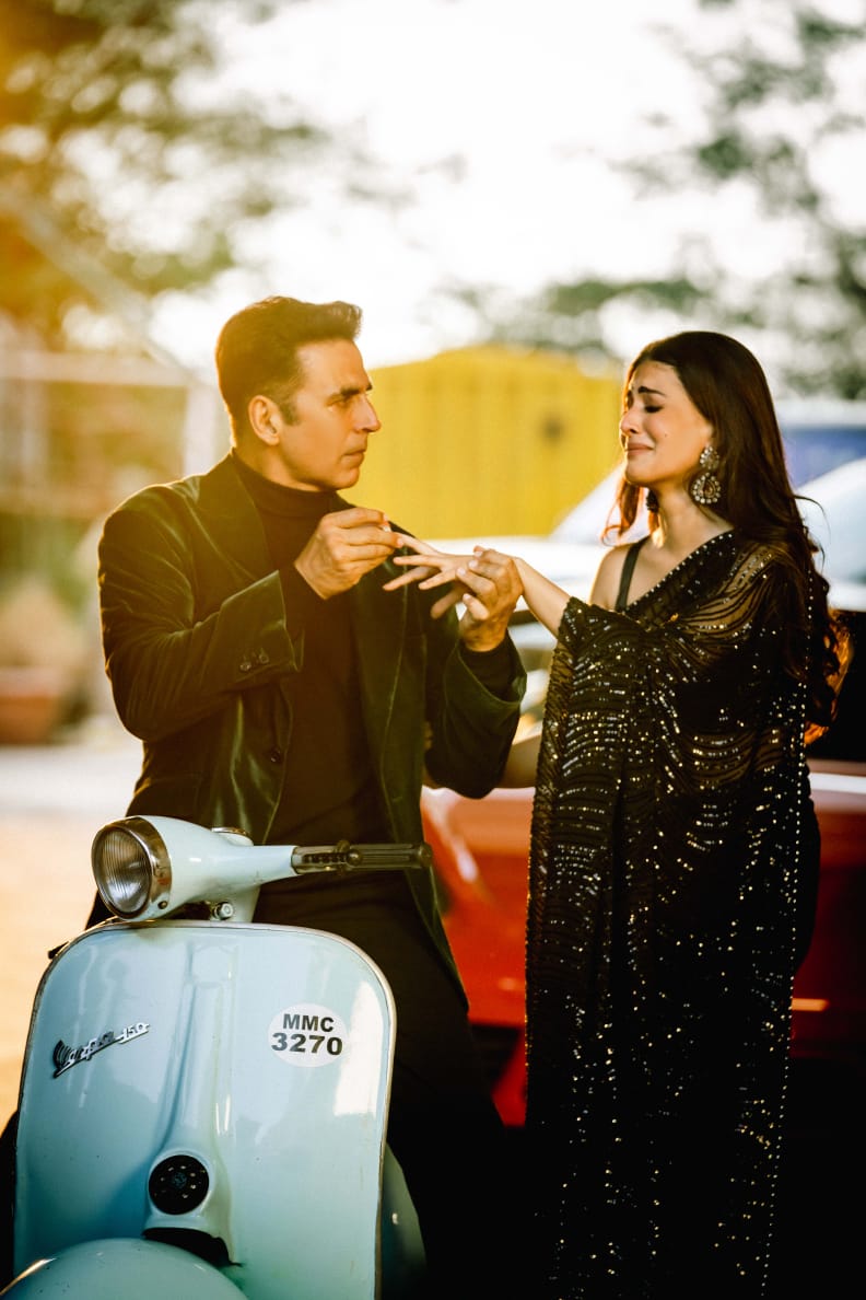 SinghRowdysingh's tweet photo. @BPraak hits Hattrick with #KyaLogeTum #voice #pain #vintage #picturization hope it's chartbuster for sure!  
Frankly I liked the song &amp; presentation 
Finger crossed 🤞
@akshaykumar sir act #emotional
#Superb 👍💔 https://t.co/O3ILxrPkbW