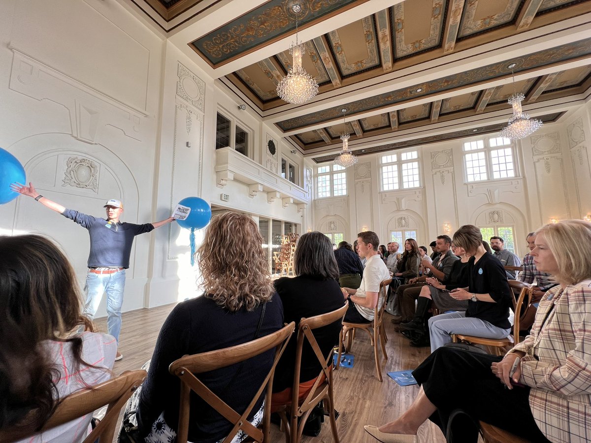 26wh's tweet photo. Spending an exciting morning with @Mr_MikeParker and Friends of SLC! https://t.co/3iJU7O2BNE