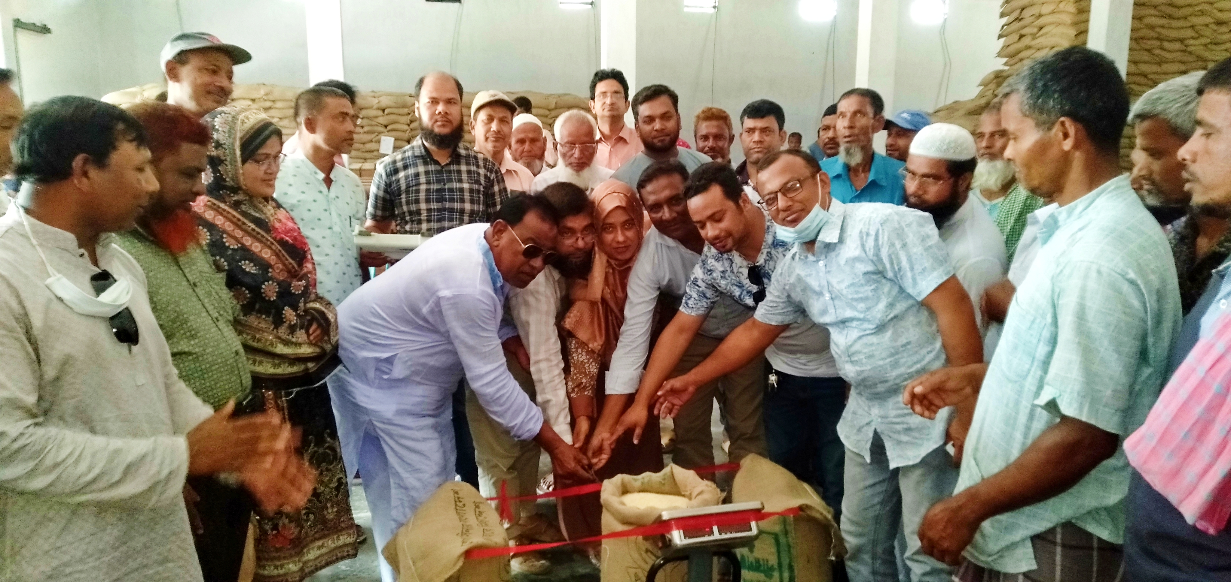 পীরগঞ্জে বোরো ধান-চাল সংগ্রহ অভিযান শুরু