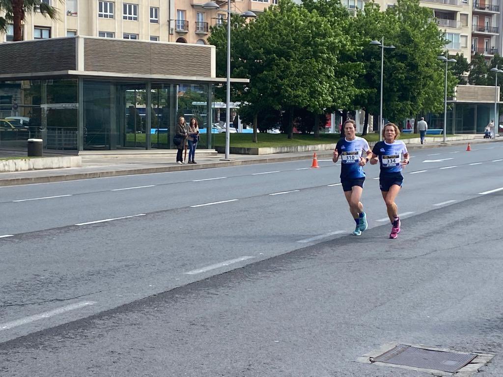 CAFuenlabrada's tweet photo. Campeonato de España Máster. Nuestros representantes dándolo todo por Santander. Jesús,
Inma, Carmen y Mar.
Jesús, puesto 33 en M45 con 1h17 y las chicas consiguieron medalla de bronce por equipos con unos tienpos de 1h31. 1h31 y 1h33 en M45-54.  Enhorabuena 💪🏽💪🏽💪🏽 https://t.co/9MBaEKcTP2
