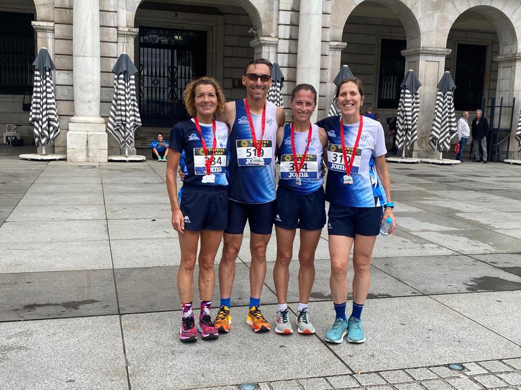 CAFuenlabrada's tweet photo. Campeonato de España Máster. Nuestros representantes dándolo todo por Santander. Jesús,
Inma, Carmen y Mar.
Jesús, puesto 33 en M45 con 1h17 y las chicas consiguieron medalla de bronce por equipos con unos tienpos de 1h31. 1h31 y 1h33 en M45-54.  Enhorabuena 💪🏽💪🏽💪🏽 https://t.co/9MBaEKcTP2