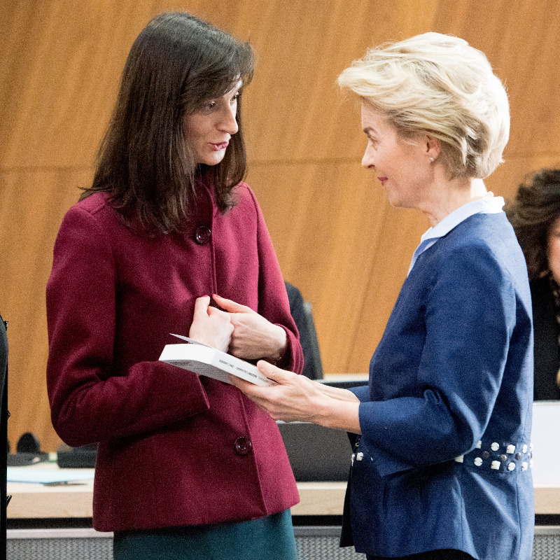 vonderleyen's tweet photo. I have accepted @GabrielMariya's resignation as she will pursue the goal of forming a new government in Bulgaria
 
I thank her for her excellent contribution to our team and wish her all the best

I’m confident that her European credentials will be put to good use for the country