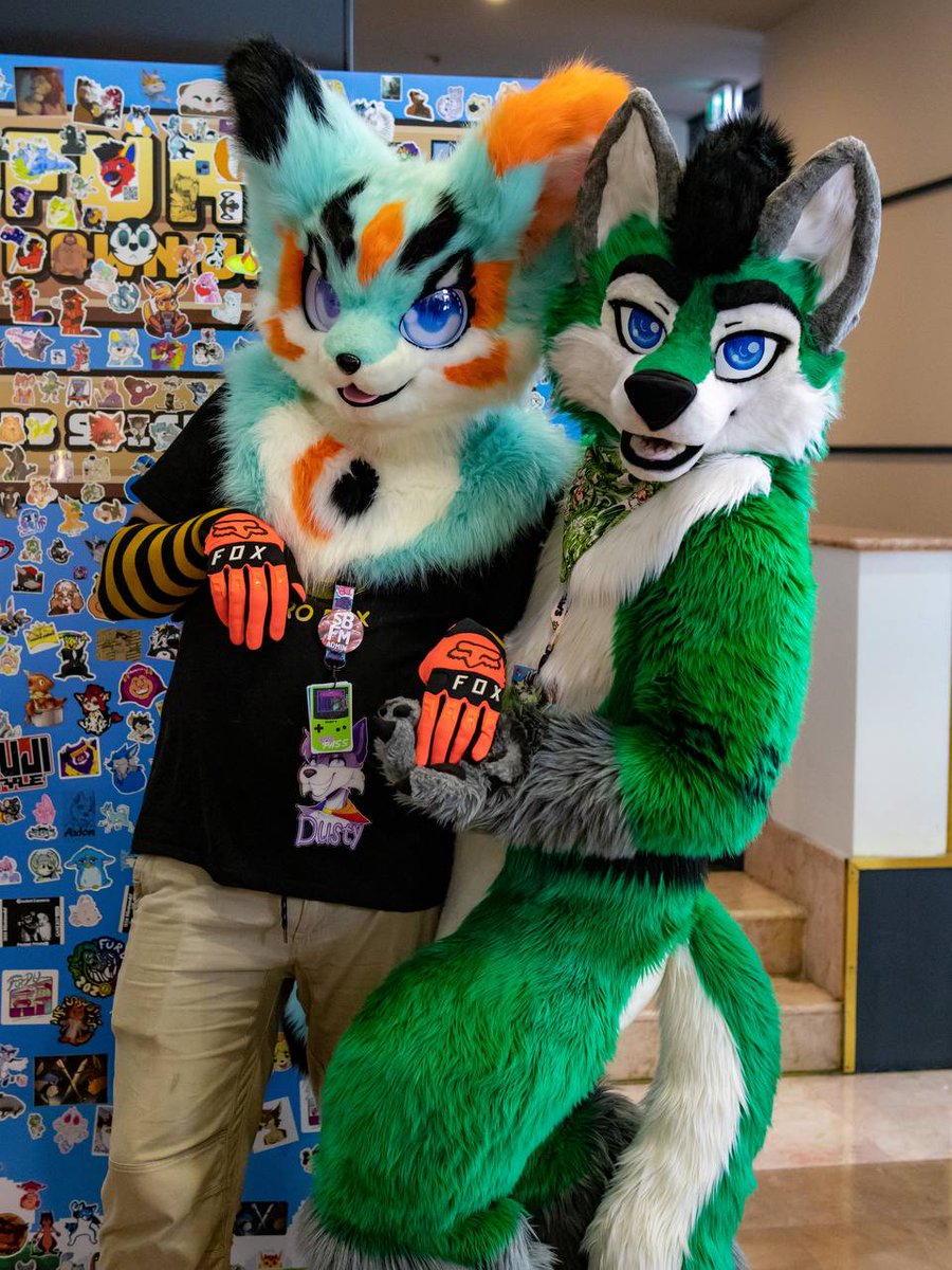 DustyFox626's tweet photo. Got a pic with @Torani_Wolf in front of the sticker banner 

��� @ChipsOtter https://t.co/sLNyOb9Jpf