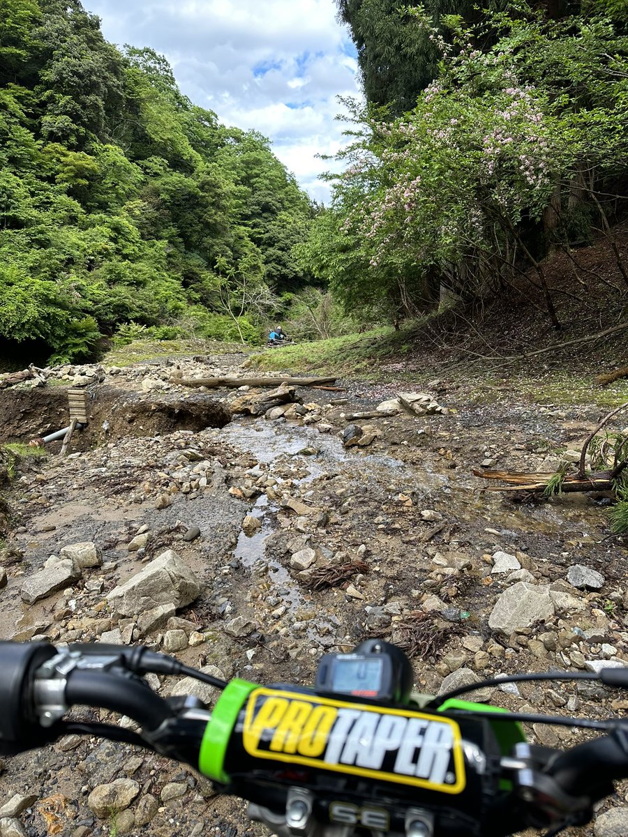 Dtaro860's tweet photo. 久しぶりにおバイクしてきましたわよ～
アドベンチャー＆ビューティですね♡ https://t.co/x26Vijwtyg