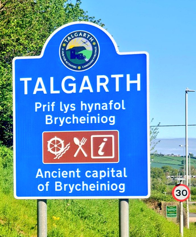 TalgarthMatters's tweet photo. Considerable disappointment amongst #BlackMountains accommodation & hospitality businesses at the withdrawal by @hayfestival of the Village Shuttle Bus. It previously ran via #ThreeCocks terminating in #Talgarth town. Consultation wouldn't have hurt #PublicSafety #ClimateCrisis https://t.co/xuAgrT9U92