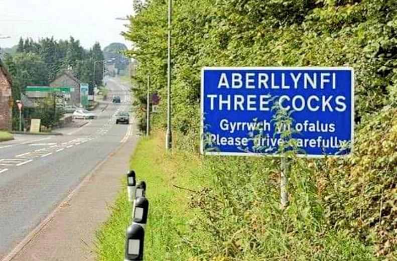 TalgarthMatters's tweet photo. Considerable disappointment amongst #BlackMountains accommodation & hospitality businesses at the withdrawal by @hayfestival of the Village Shuttle Bus. It previously ran via #ThreeCocks terminating in #Talgarth town. Consultation wouldn't have hurt #PublicSafety #ClimateCrisis https://t.co/xuAgrT9U92