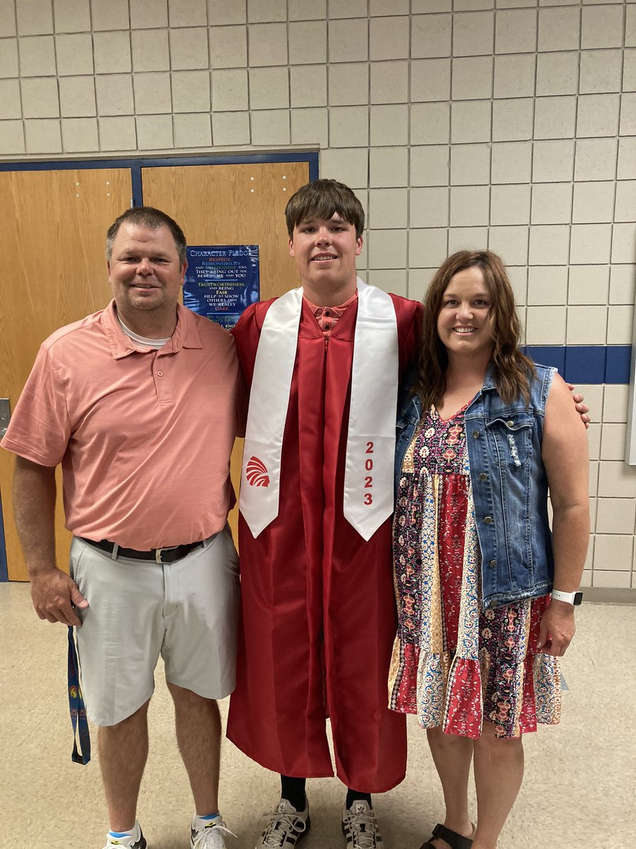 ChrisKirk__OC's tweet photo. Graduation for Kaden.
Proud Dad! https://t.co/AxYshzeotL