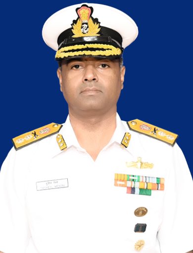 DefencePROkochi's tweet photo. RAdm Susheel Menon, VSM assumed charge as the Flag Officer Sea Training (FOST) on 15 May 23.
He is an alumnus of @NDA_Khadakwasla & was commissioned into the @indiannavy on 01 Jul 92.
#OperationalSeaTraining
@DefenceMinIndia
@giridhararamane
@SpokespersonMoD https://t.co/yZZlXPk8ju