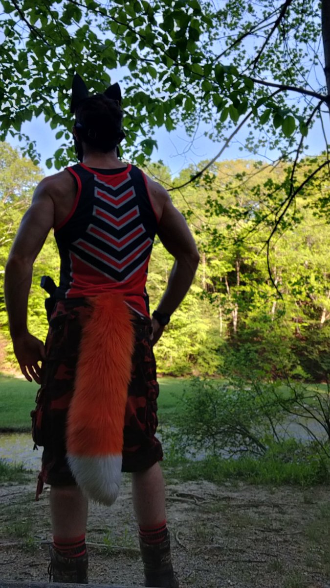 YiffyFox91's tweet photo. pics from the riverside🏞️🏃🦊 #trailrunning #hiking #puphood #puppride #furrypride #Cardio #getoutdoors #beactive #cellblock13la https://t.co/niCzfsKlNH