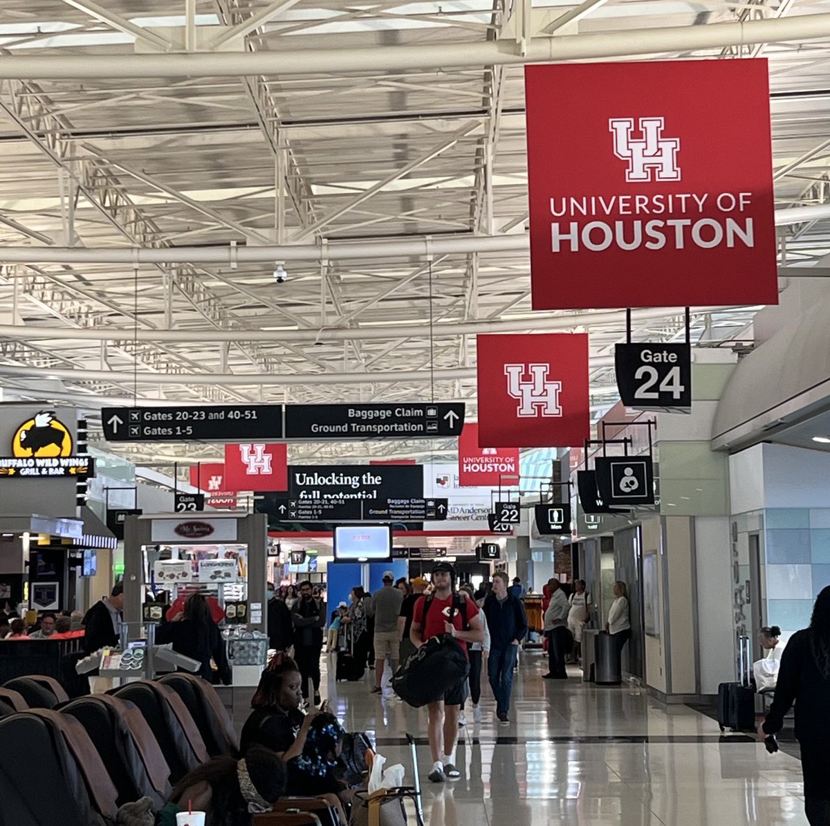 UHpres's tweet photo. If you are traveling from Hobby Airport, be prepared to walk an inch taller! https://t.co/VbGHvervkB
