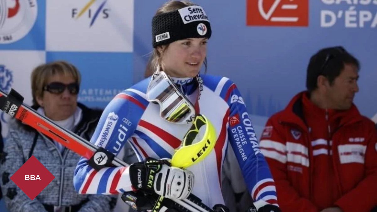EDHEC_BSchool's tweet photo. [Parcours sportifs] Découvrez le témoignage de Chiara Pogneaux, championne de France de slalom et étudiante en première année de l’#EDHECInternationalBBA Online. ➡️ https://t.co/bHzvcOYoR6 
En savoir plus sur le programme ➡️ https://t.co/MT6zgx7Z9J
#PositiveExcellence https://t.co/ot0qVymezT