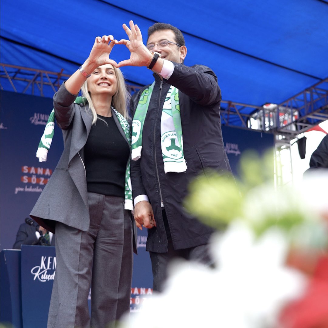 Çocukların, gençlerin geleceği için sevgiyi büyüteceğiz. Kadınların özgürlüğü ve eşitliği, her bir vatandaşın hak ettiği adil ve mutlu yarınlar için mücadele edeceğiz. Ülkemiz için inançla ve umutla hep birlikte çalışmaya devam edeceğiz. 🫶😊