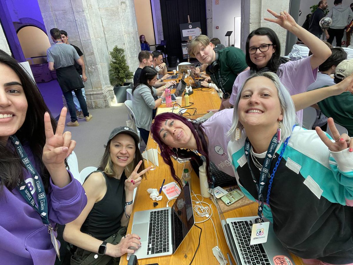 devdaowomen's tweet image. wow our scholars at @ethglobal Lisbon truly excelled! the prizes they proudly won:

🎖️ @tisieo - Best AI Project @gnosischain
🎖️ @iamsamcodes @nenarapsody - Best Public Good w/ Account Abstraction  @polygon
🎖️ @carolinekabat - @thegraph pool prizes

📸 by @kayprasla