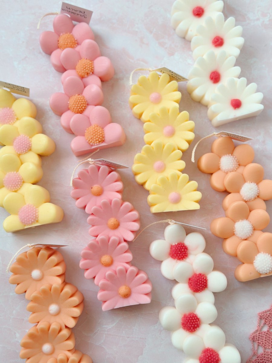 flora pillars but make them pastel