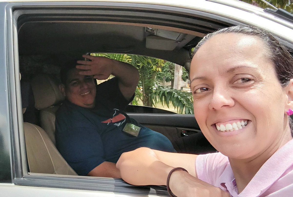lajocketa1's tweet photo. En Caracas el gran amigo @H_ALayon19 buena persona y excelente entrenador #RanchoAlegre suerte con tus presentados https://t.co/786ghUwwQ9
