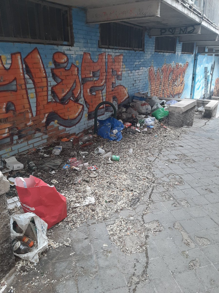 AVLaUnion's tweet photo. Solicitamos a @Lineamadrid y al @MADRID limpieza de la calle Abarzuza en #Hortaleza
Y mantenimiento de la zona
El barrio está abandonado
#SYRLM
Una actuación sobre las calles de la UVA es necesario
@Radio_Enlace
@HortalezaPV @FRAVM
@JMDHortaleza https://t.co/eYy9btx5G6