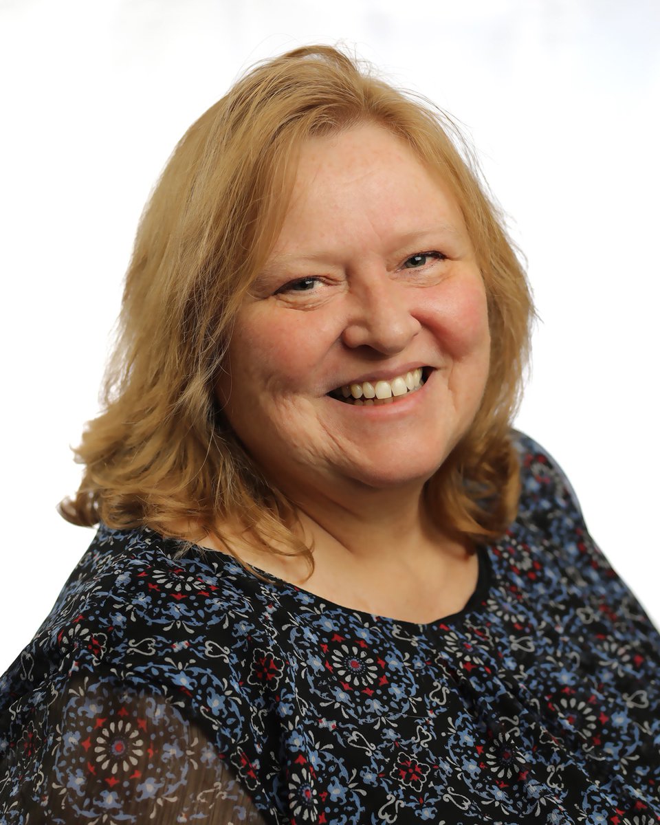 CSCC_Admissions's tweet photo. #DiannaFromAdmissions advice for students comparing college's is "Quality of education of course is one of the most important factors in choosing where you go to school, but market demand and cost of tuition are equally as important."

#MeetAdmissionsMonday #GlobalStudentServices https://t.co/Ll9LoqP2E4