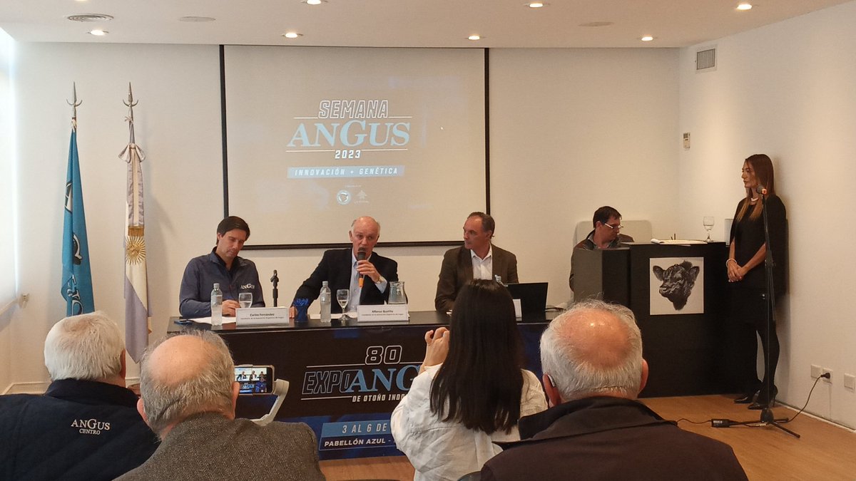agroatp's tweet photo. En la sede de @AngusAsocArg se presenta la Semana AnGus 2023 y 80° Exposición de Otoño Indoor. Coorganiza @LaRural_BsAs. Será en el Pabellón Azul, internacional y con fuerte impronta federal. https://t.co/ipbUoKHRTw
