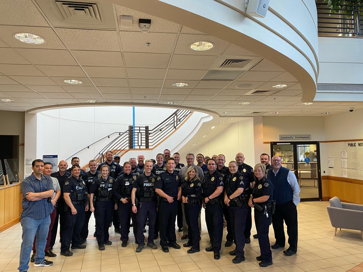 BroomfieldPD's tweet photo. #NationalPoliceWeek kicked off yesterday and runs through Saturday, May 20! Last week, Chief Hempelmann and several Police and Detention Officers attended the ⁦Broomfield City Council meeting to read the official proclamation.  @broomfield https://t.co/7KImHkrwvr