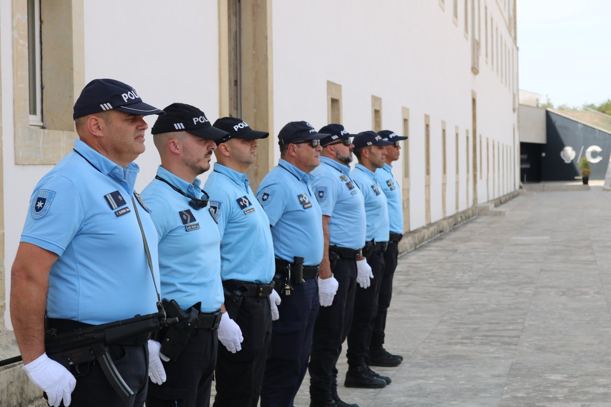 PSP_Portugal's tweet photo. 🎼👮‍♂️Esta semana #Coimbra recebe os Coldplay, e a  #PSP - Comando Distrital de Coimbra está a postos para que tudo decorra em segurança!

📍Tenha acesso a todas as informações ➡️ https://t.co/EXFVwo2LCW https://t.co/GzGaHZW36I