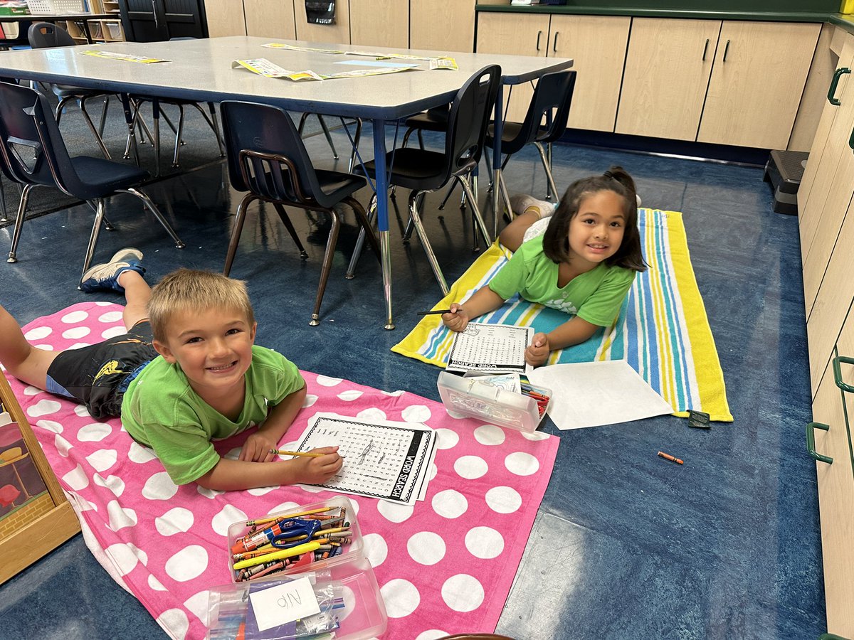 MusserPenny's tweet photo. Having fun working with friends this morning @Creeksidetweet #WEareLakota #NeedToSucceedCECS https://t.co/CeNI1OHe6w