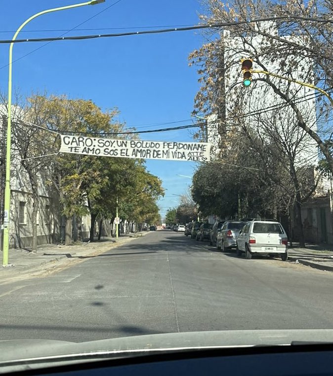 hasta las manos está el ale