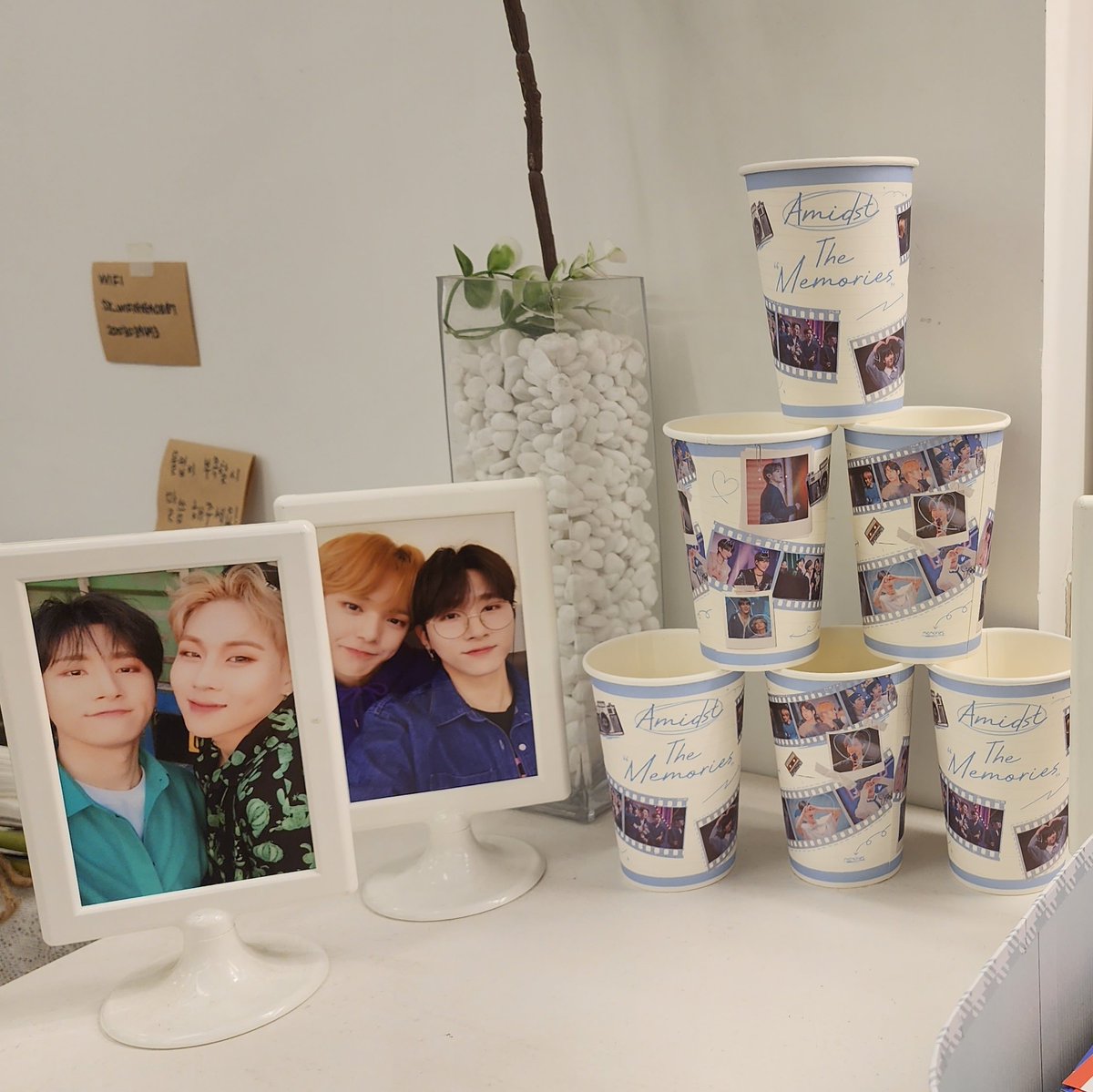 m__b__b__im's tweet photo. 🫧 카페 브라운시티 본점 @AmidstMemories_ 

스트랩금손. 시든꽃까지완벽. 온더락댕이뻐

#기억을_넘어_너와_함께한_곳으로_514 
#Amidst_the_Memories https://t.co/izRUEPqWwK
