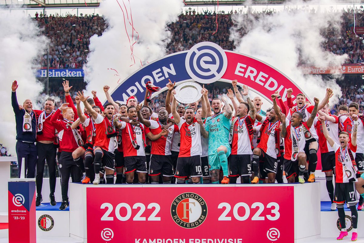 Felicitaties aan iedereen bij @Feyenoord voor het winnen van de Eredivisie! - Congrats to everyone at @Feyenoord for winning the Dutch League!