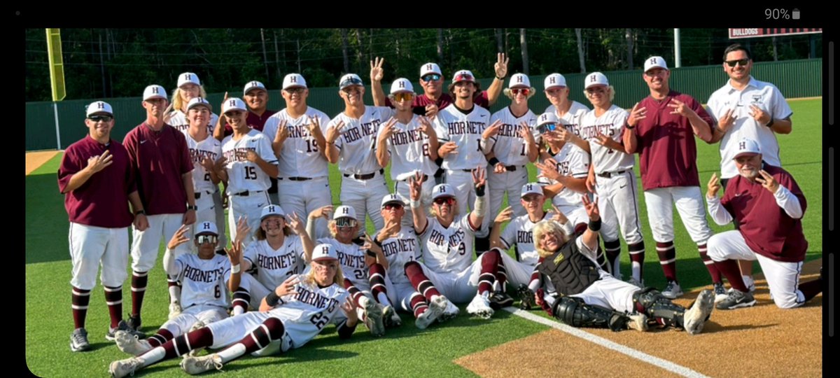 tturner911's tweet photo. @4ATxHsBaseball Our Hudson Hornets defeat Bridge City to advance to the 3rd round. Great pitching by @Cturner025 and @nolanlarsen34 and Mathew Gardner allowing 0 earned runs. Clutch hitting by our Hornets and solid play made this possible. GO HORNETS!!! https://t.co/gw6whwa6iX