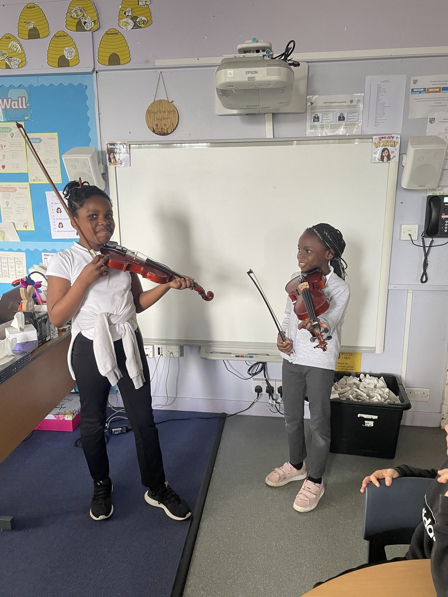 MissAndersonWS's tweet photo. A lovey treat today as 2 of our class showed us what they have been learning during their music lessons. 🎶🎻❤️ @woodside_school https://t.co/sK0Bo1uUqB