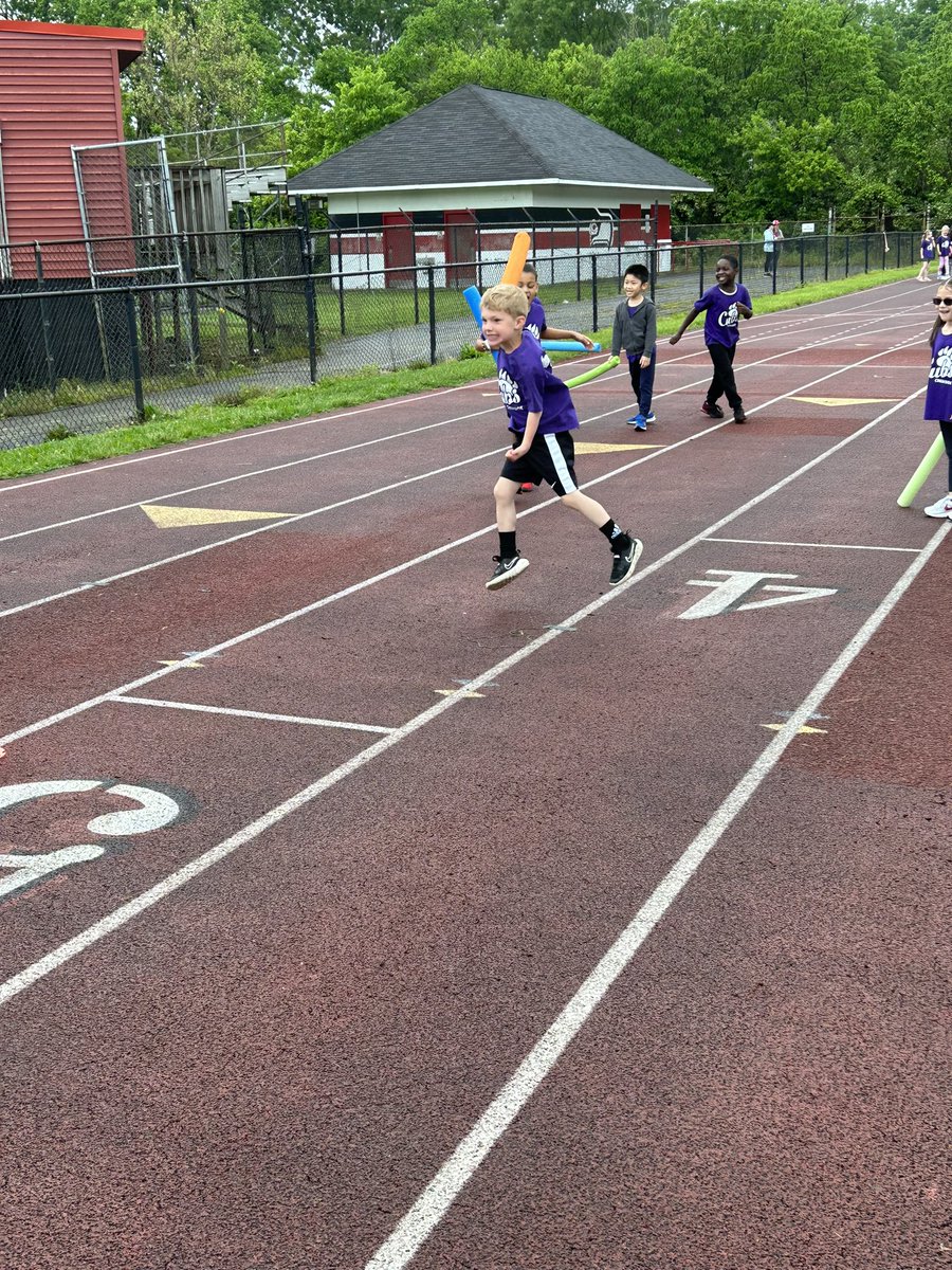 Continued field day adventures! <a href="/Creeksidetweet/">Creekside ECS</a> #NeedToSucceedCECS #WEAreLakota