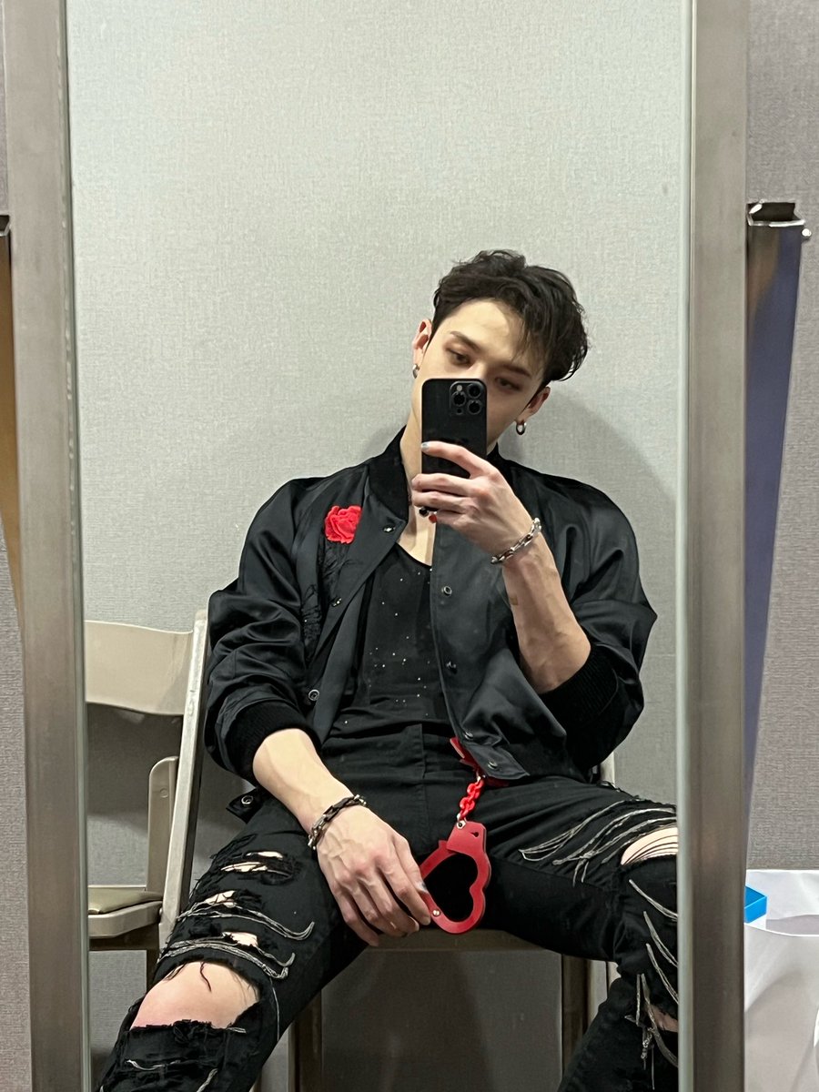 CBangchanBubble's tweet photo. sorry for being inactive guys!
Heres channie at 13th may :)
#Straykids #Stray #Skz #Stay #Lovestay #ChristopherBangBubble #BangChanBubble #ChristopherBang #BangChan #Channie #StraykidsBubble #SkzBubble #JYPBubble #Bubble #Rapper #3Racha #WolfChan #StrayKids5STAR #MAXIDENT #NOEASY https://t.co/3lQ16QaGFG
