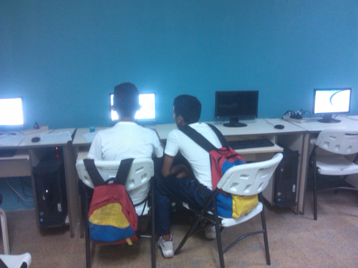 Atención a Estudiantes de 2do Año del Liceo Daniel Florencio Oleary. Uso de las T.I.C, investigación del Sector Económico en el <a href="/CBIT_OLEARY/">CBIT OLEARY Barinas</a>.
#SomosFundabit
#OlearyEsCiencia
#SomosPuebloDigno