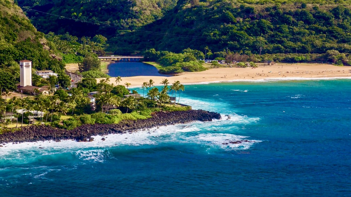 Waimea Bay, North Shore Oahu
Site of the Eddie Aikau Big Wave Invitational