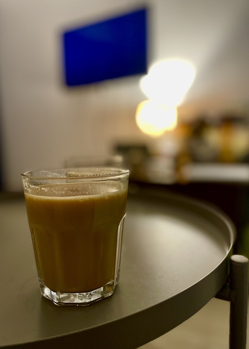 anandnama's tweet photo. कहो कैसे रस्ता भूल पड़े
अच्छे तो दिलबर जान …
#Shaam #Chai #dosst :-) https://t.co/a5gUb3tGVn