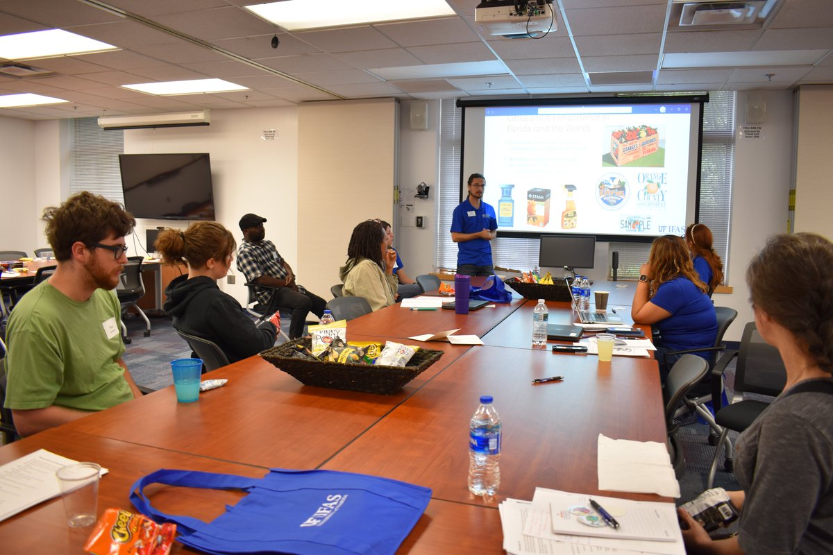 Photos are in! Thanks to Connor, @pol_sarkar_ and <a href="/ZahraTorkaman3/">Zahra Torkaman</a> for volunteering at this event.