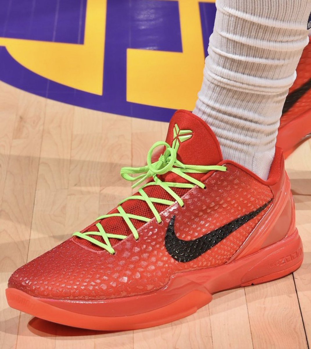 kobe bryant the grinch shoes