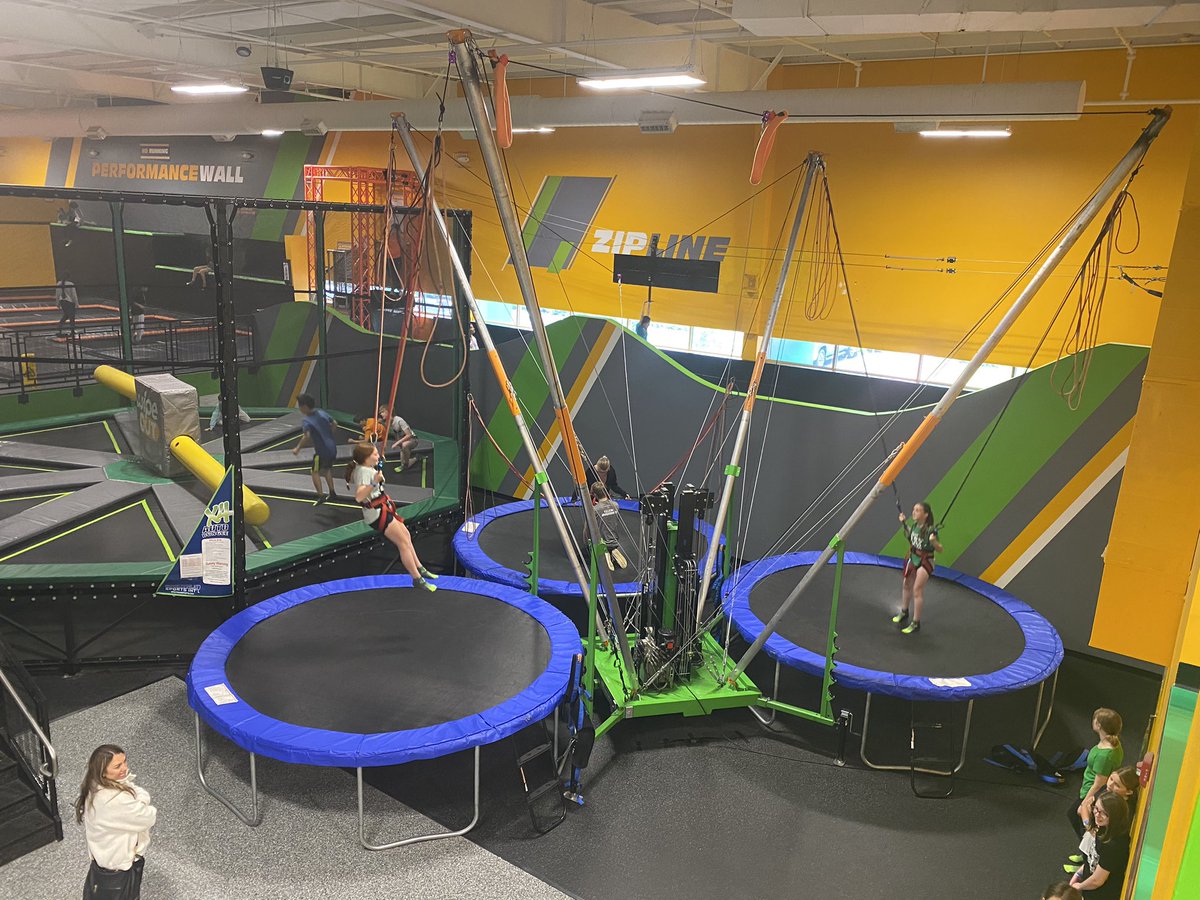 Mr. Howell tweet media