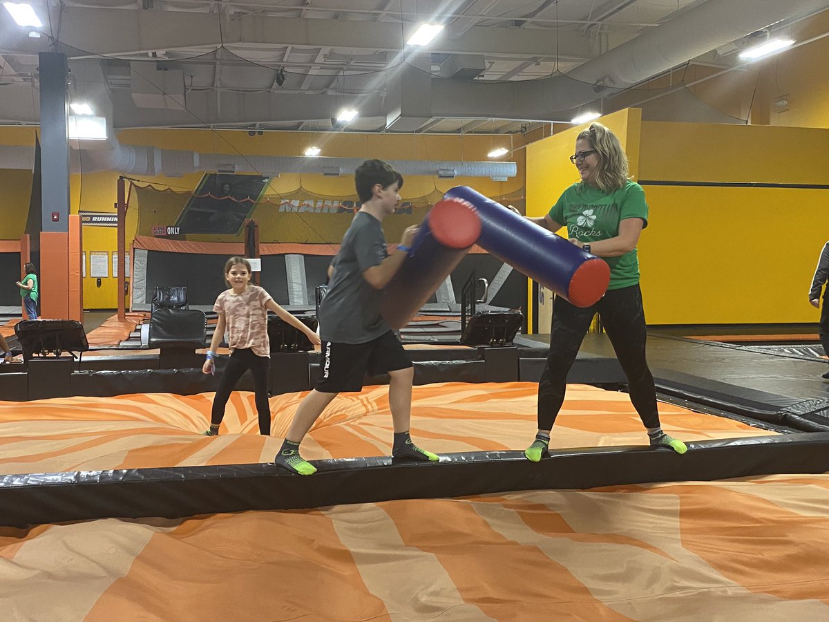 Mr. Howell tweet media