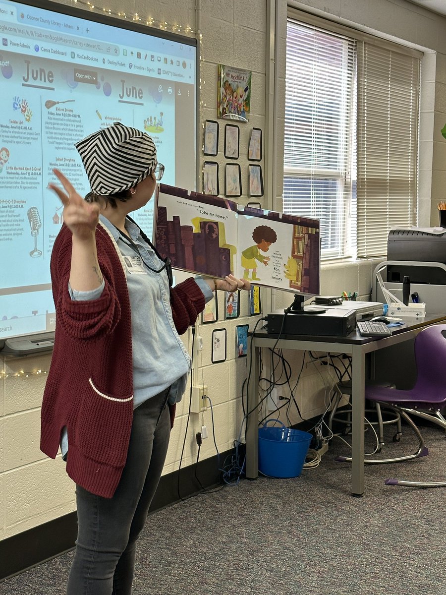 CFESMediaCenter's tweet photo. Thank you Carley Stewart for coming to read to our Mustangs and telling us about Oconee County Library’s Summer Reading Program #cfesmediacenter #cfesmustangs https://t.co/2aLXSbkJ15