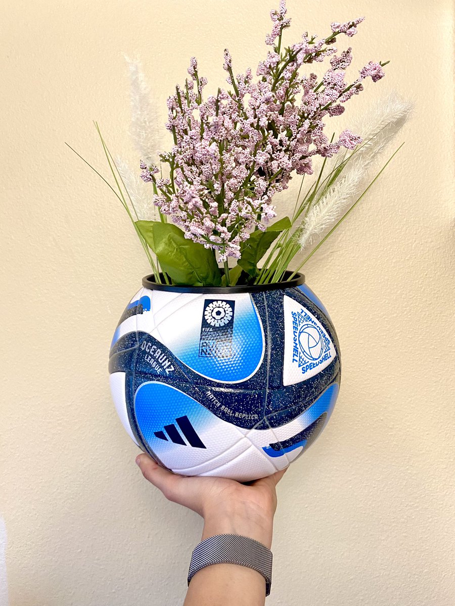 catcastillo_'s tweet photo. New planters up in the shop to add the perfect pop to your soccer lovin’ home. #thebeautofulgame 

~link in bio. https://t.co/DHE2ogOZ95