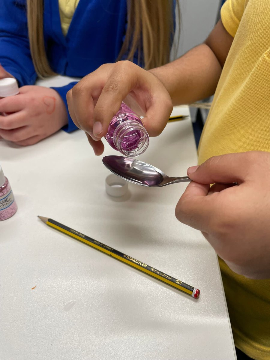 HurstKnollY2's tweet photo. We had so much fun making these amazing friendship potions for Mr Wolf. We are now going to write a set of instructions so you can make one too! Check back soon! https://t.co/lqiahtcaZG
