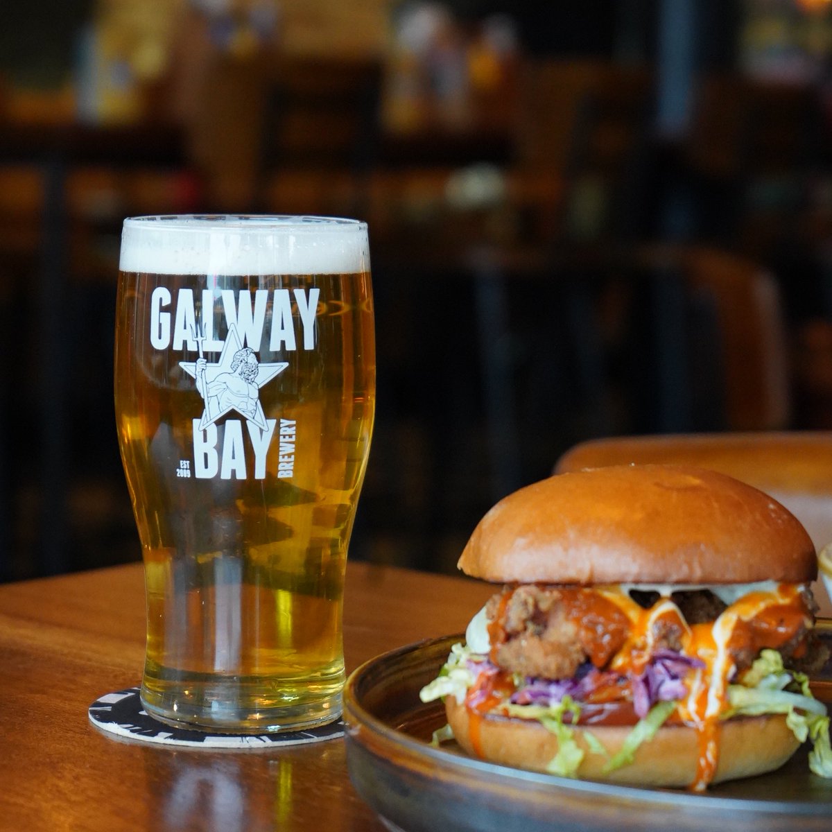 Treat yourself to one of our mouth-watering burgers &amp; a few pints after work 🤤🍻 #pints #gbb #galwaybaybrewery #drinks #kilmainham
