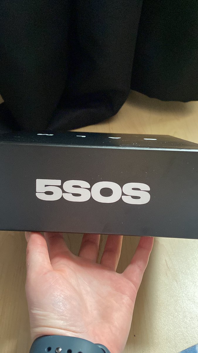 ShortBlueBerry2's tweet photo. Tysm @5SOS  I wanted it so much and now i have it 🤍  still waiting for the hoodie 🥰 https://t.co/165F8oT8XB