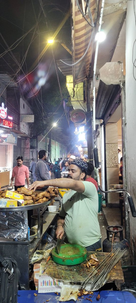 TheManojSingh's tweet photo. The kind of #foodlust I am I love to explore and experience! But at the end what I love the most is what I cook myself 😜
#delhifood #Food #Foodie https://t.co/9MXXtAWnky