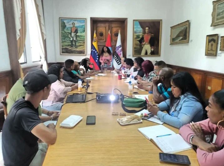 PSUVPazCastiIIo's tweet photo. #15Mayo 🚩Jasmi Mata responsable de la comisión Indígenas y Afrodescendientes del mpio Paz Castillo participó en Reunión Extraordinaria de la Dirección Indígenas y Afrodescendientes del @PartidoPSUV del estado #Miranda.🚩 #SomosPuebloDigno @HectoRodriguez @PsuvMirandaVE https://t.co/Pmnw26GBJE