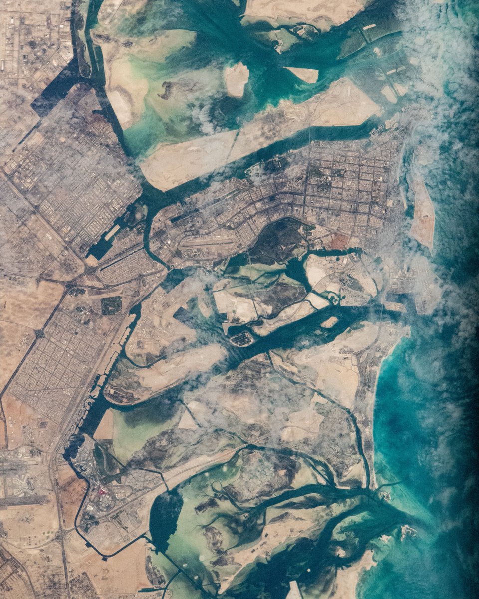 Astro_Alneyadi's tweet image. Here is the heart of our beloved home, the UAE ❤️

A city with a vibrant present and promising future

The capital of our nation 🇦🇪 #AbuDhabi